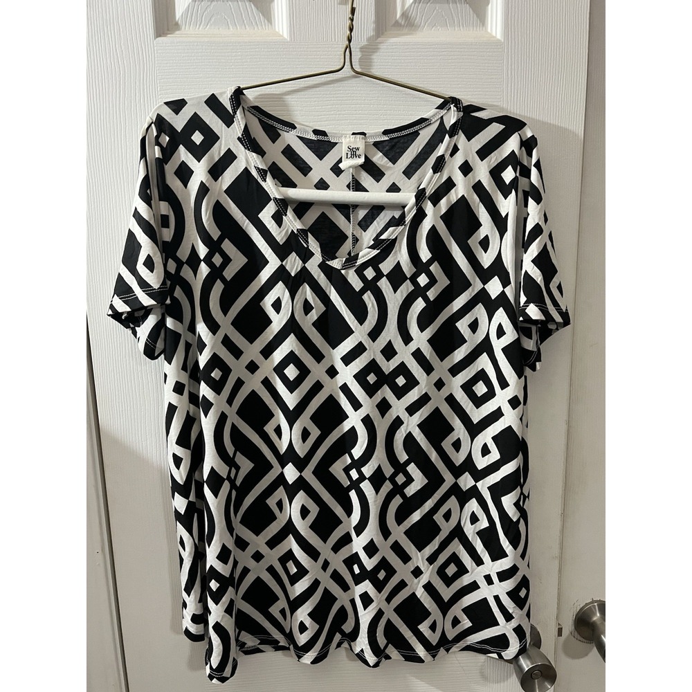 Sew In Love Black And White Geometrical Print Top Size Xl